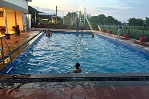 swiming pool camp